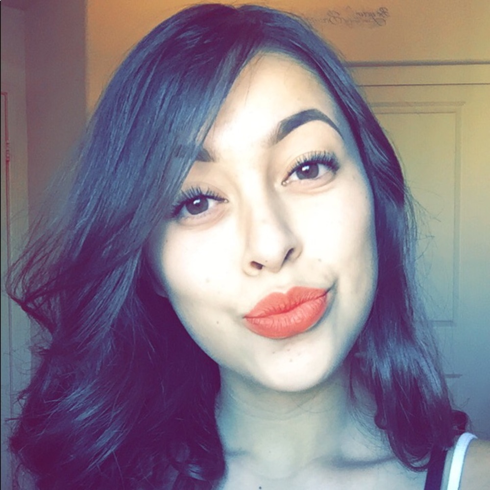 Meet your Posher, Alina